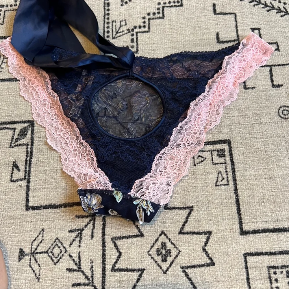 Women's Victoria's Secret Black & Pink Floral Cheeky Underwear L/G/170/80A